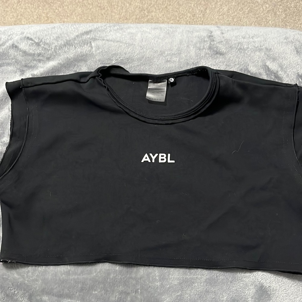 ABYL crop shirt
